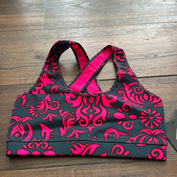 Fourlaps NWT Infinity Sports Bra Velvet wallpaper with cross back. - Picture 1 of 5
